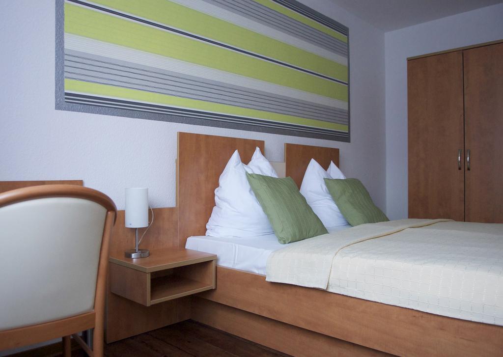 Hotel Vier Loewen Traben-Trarbach Szoba fotó